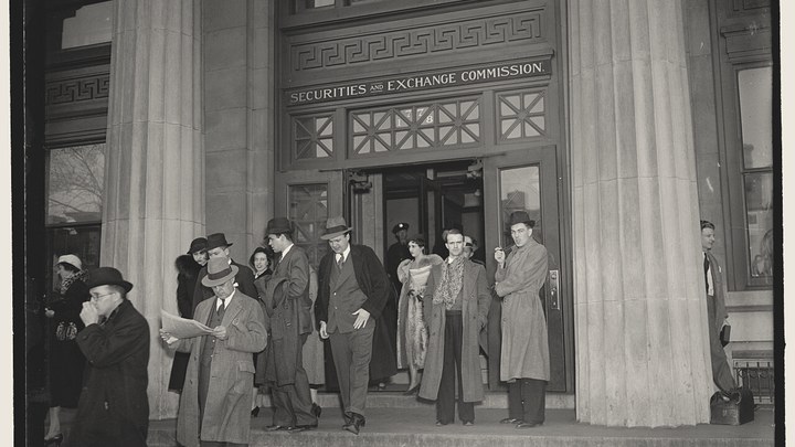 Entrance to the U.S. Securities and Exchange Commission building